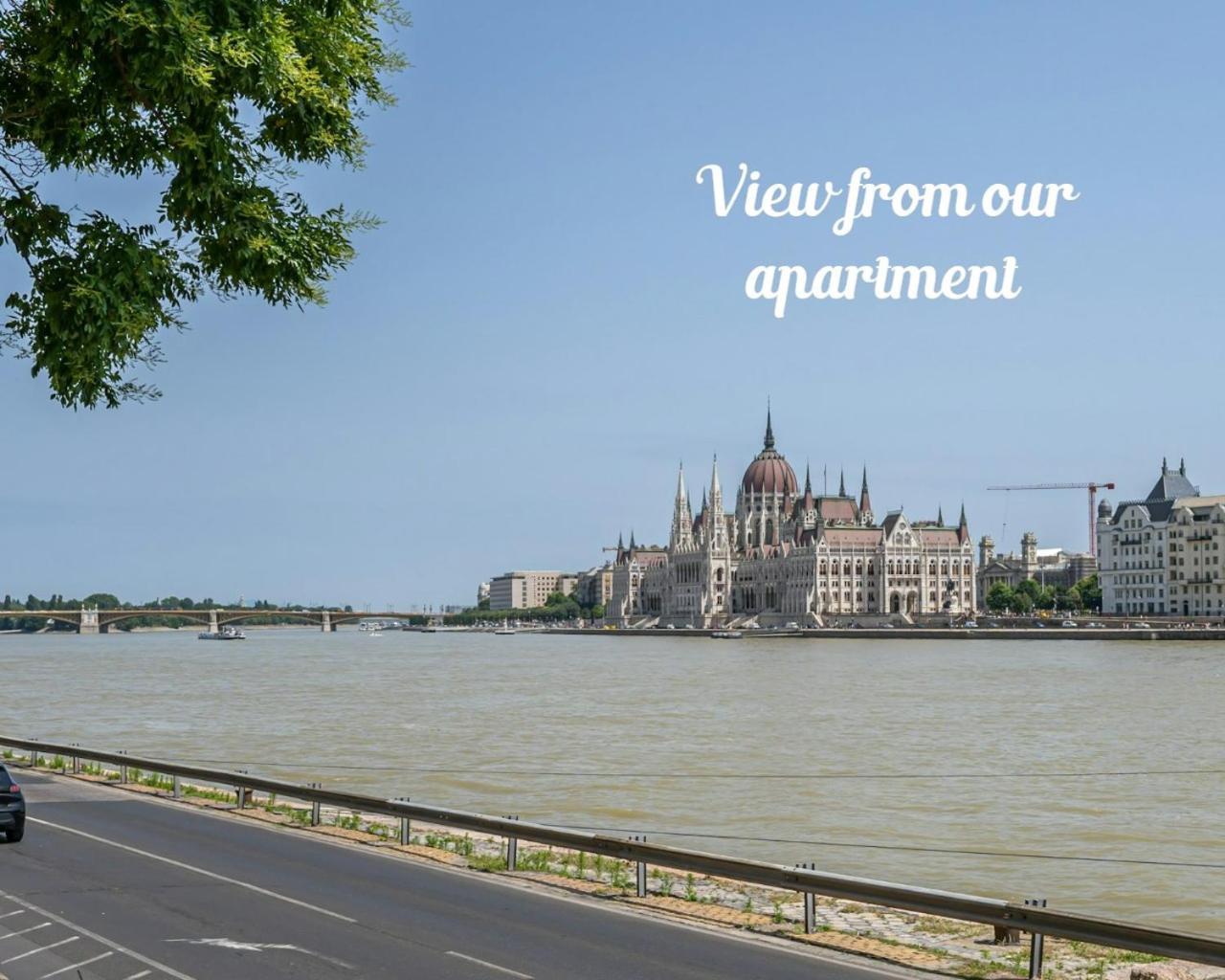 Danube Waterfront View At Chain Bridge บูดาเปสต์ ภายนอก รูปภาพ